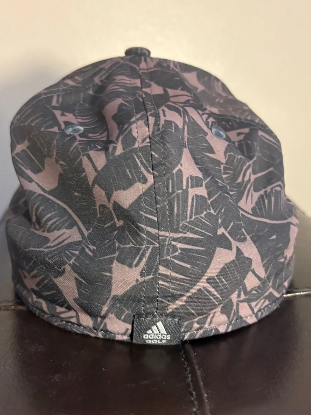adidas golf leaf print cap, good condition, size large/XL